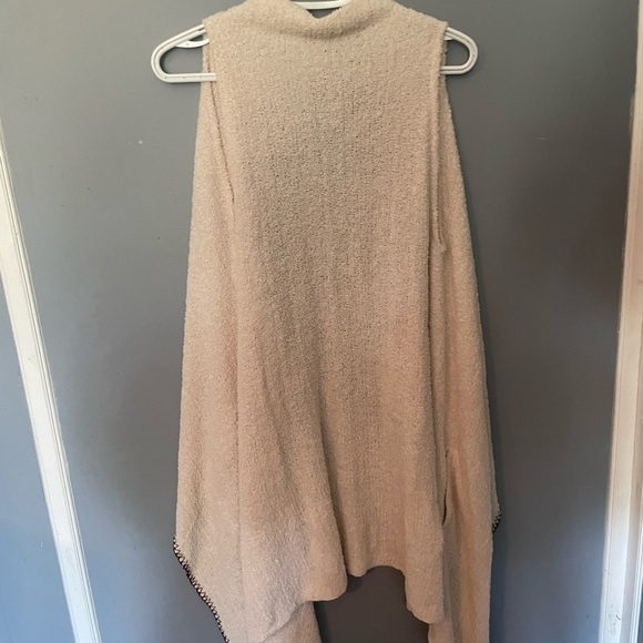 Maurices size  medium sleeveless vest. - Picture 6 of 6